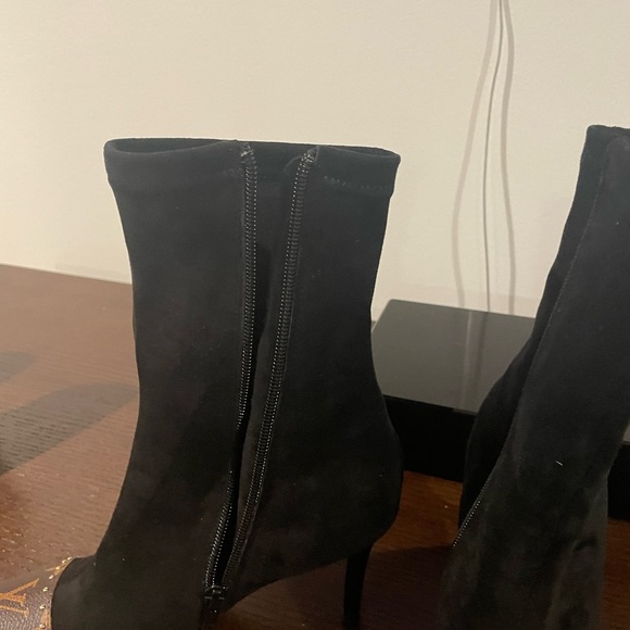 Louis Vuitton Ankle Boot Emblem toe size 41 - Picture 3 of 6